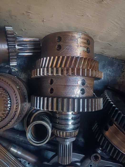 Skrzynia Powercommand Case 185  Puma 165  New Holland T7 235 części