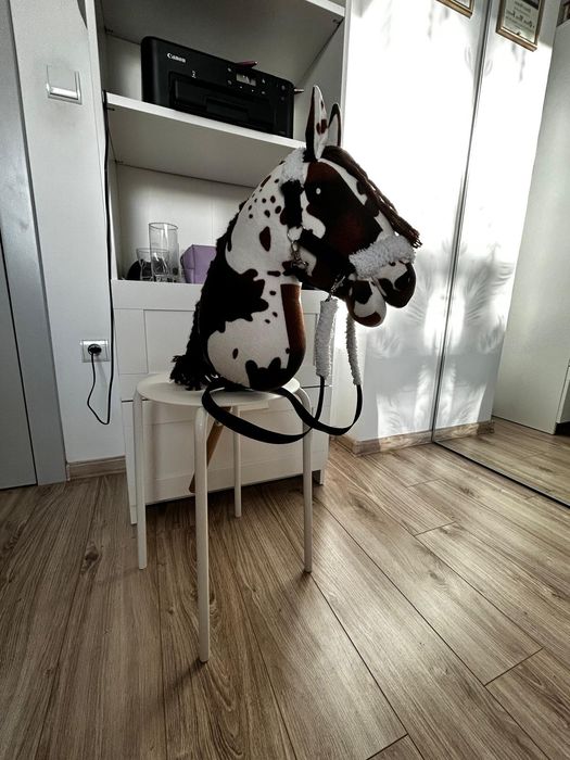 Hobby horse  biało brązowy rozmiar a3