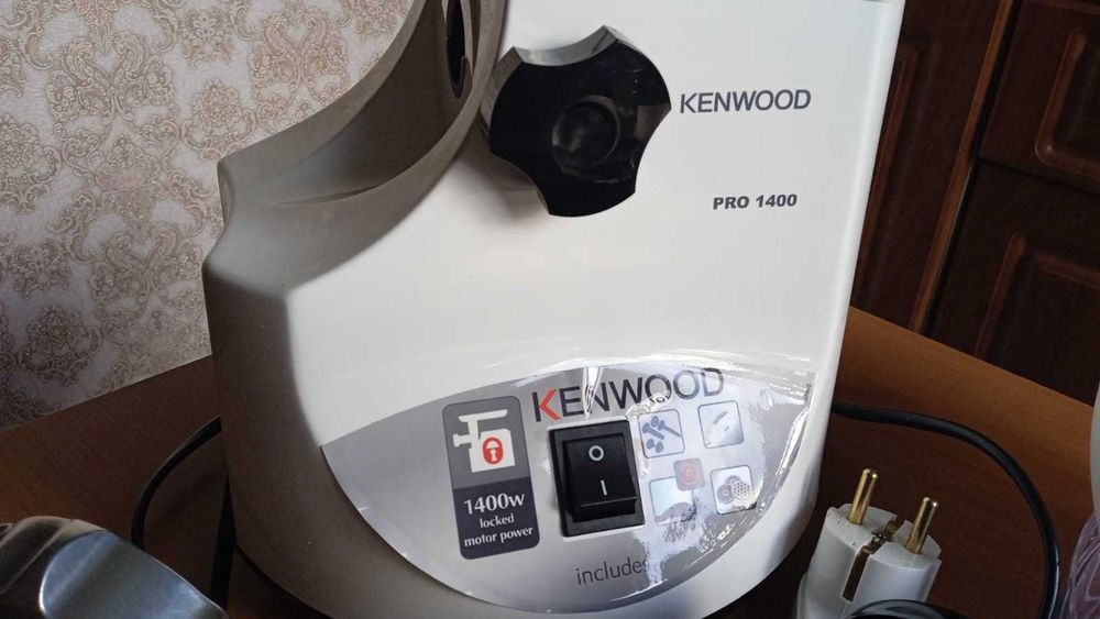 Мясорубка Kenwood MG450 Pro 1400. Новая.