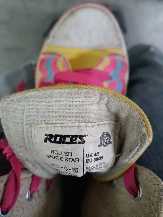 Patins de rodas tipo tênis da marca Roces64861260660995121