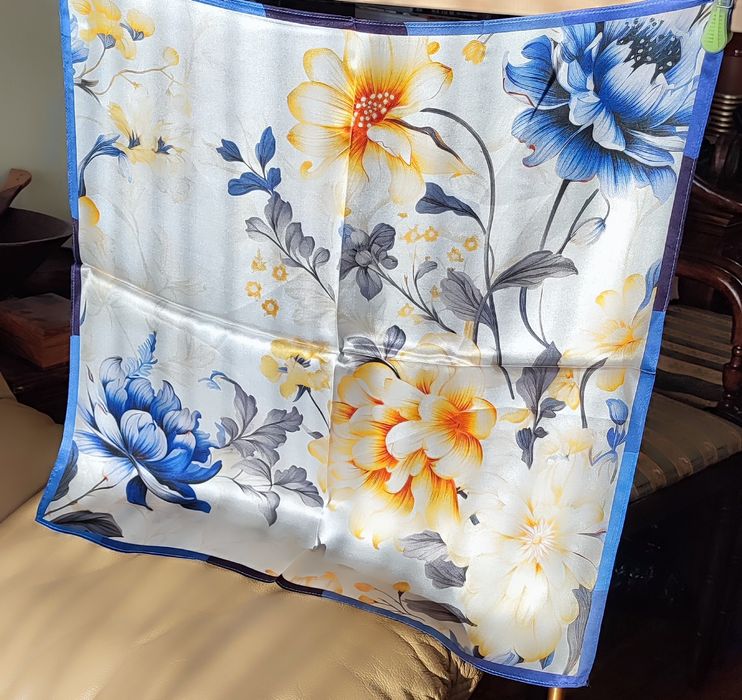 Apaszka jedwabna "Kwiaty"