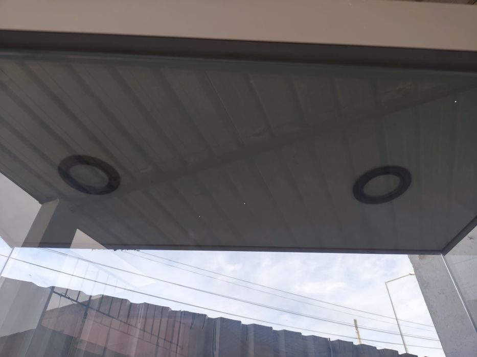 Vitrine 3 prateleiras e iluminação