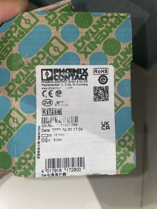 Descarregador de sobretensões trifasico