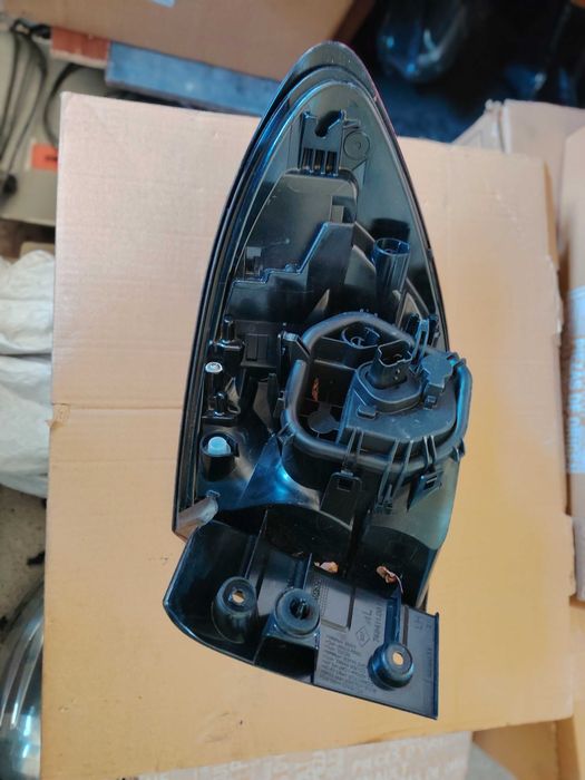 Sprzedam lampę tylną do renault Captur I 2018 lift rok stan bdb lewa