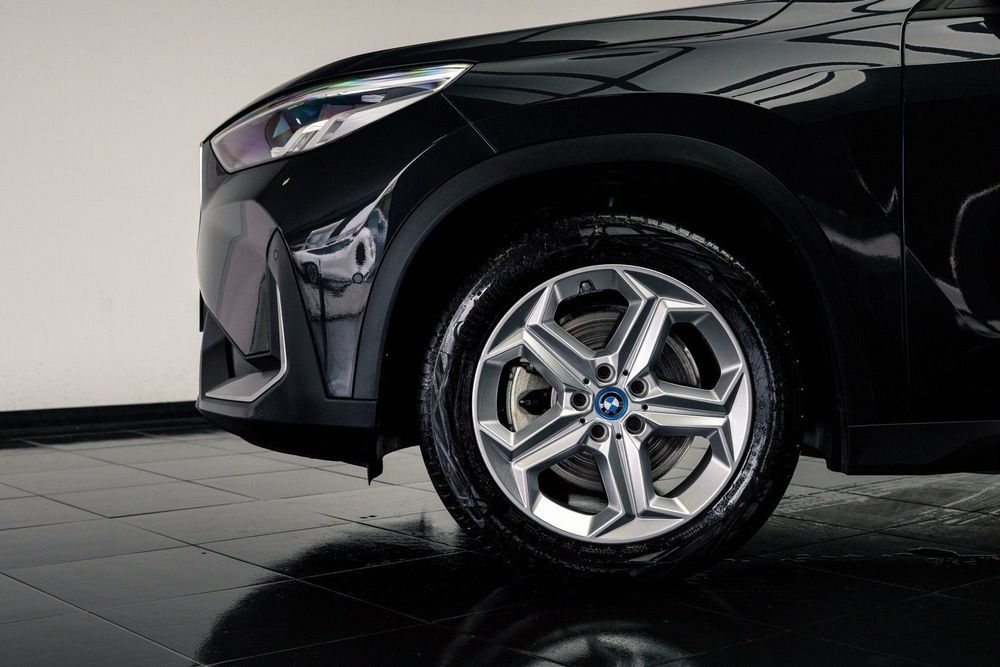 BMW iX1 xDrive30