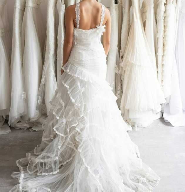 Liquidação Vestidos de Noiva Novos, de Marca. Desconto de 80%.