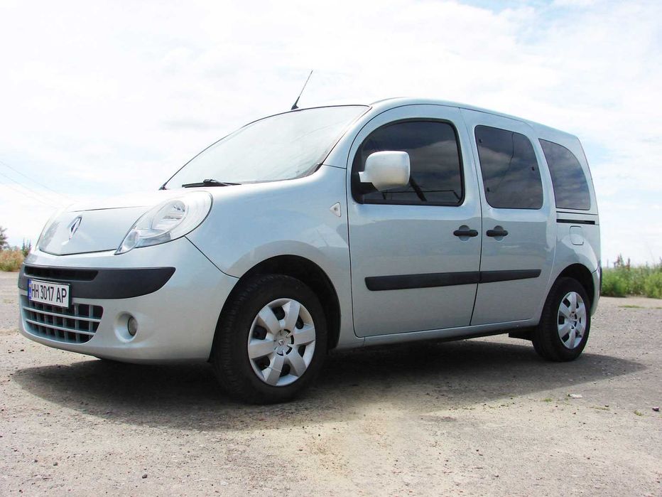 Renault Kangoo заводской пассажир 1.5 дизель механика 6-ст 2008 год