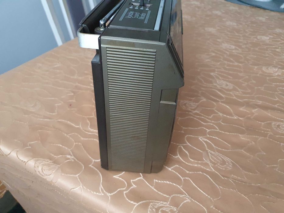 Stary zabytkowy radiomagnetofon Sharp Gf-4343 boombox vintage