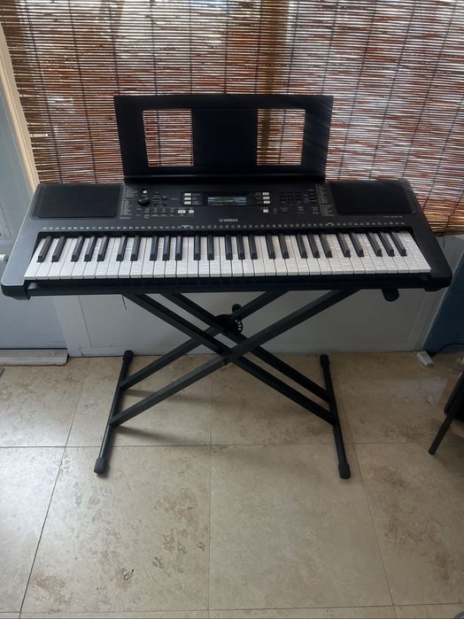 Teclado Portatil Yamaha PSR-E373