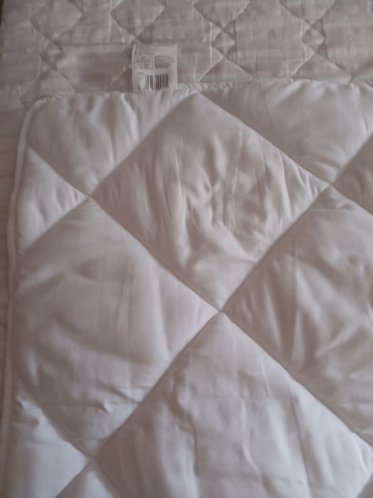 Conjunto de edredão e resguardo