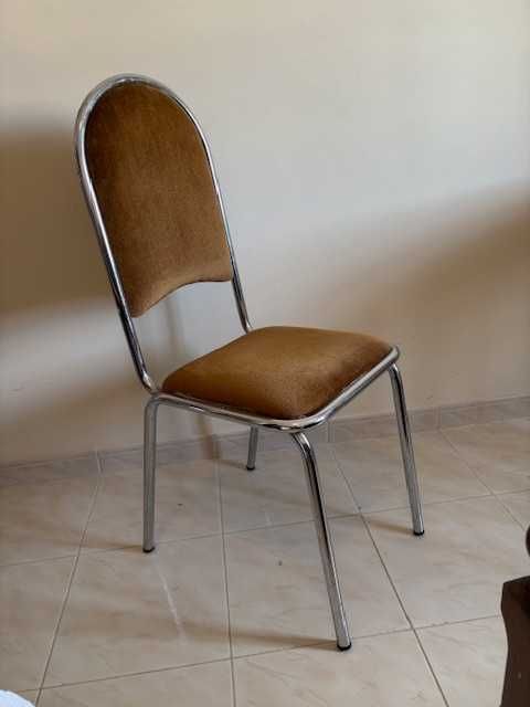 Conjunto seis cadeiras, com estofo aveludado