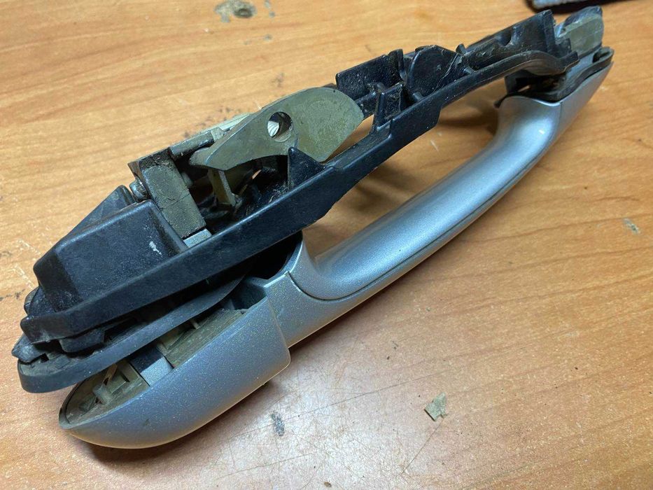 Передня права зовнішня ручка дверей БМВ Е46 кабріолет купе