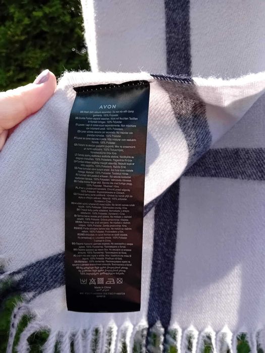 Szalik szaro-czarny krata Avon