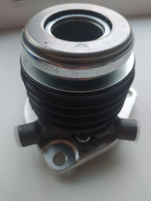 Новый рабочий цилиндр сцепления в комплекте с выжимным подшипником