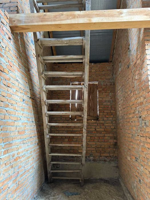 Незавершений будинок та земельна ділянка 6 сот., м. Дубляни