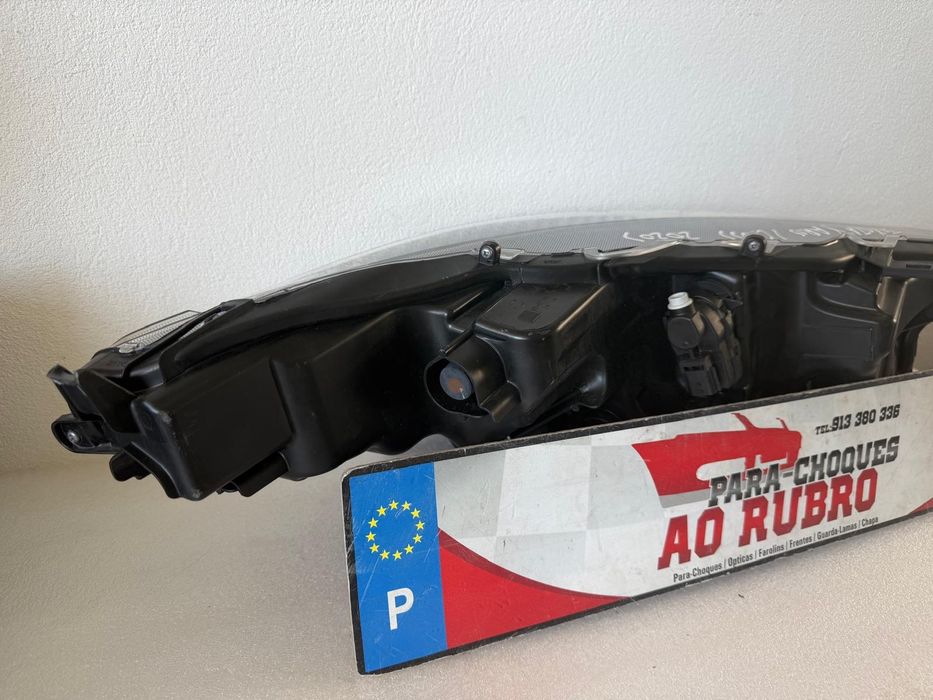 farol esquerdo toyota yaris/cross 2020>