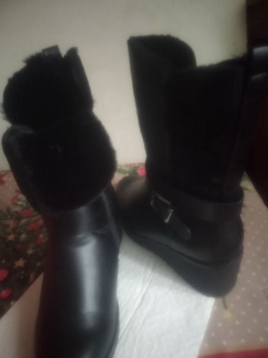 Продам сапожки зимние