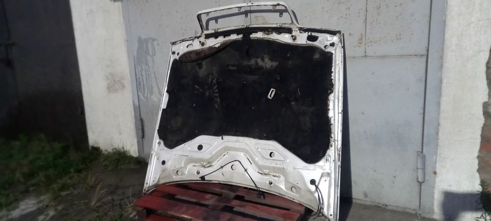 Капот Audi 100,200 v8