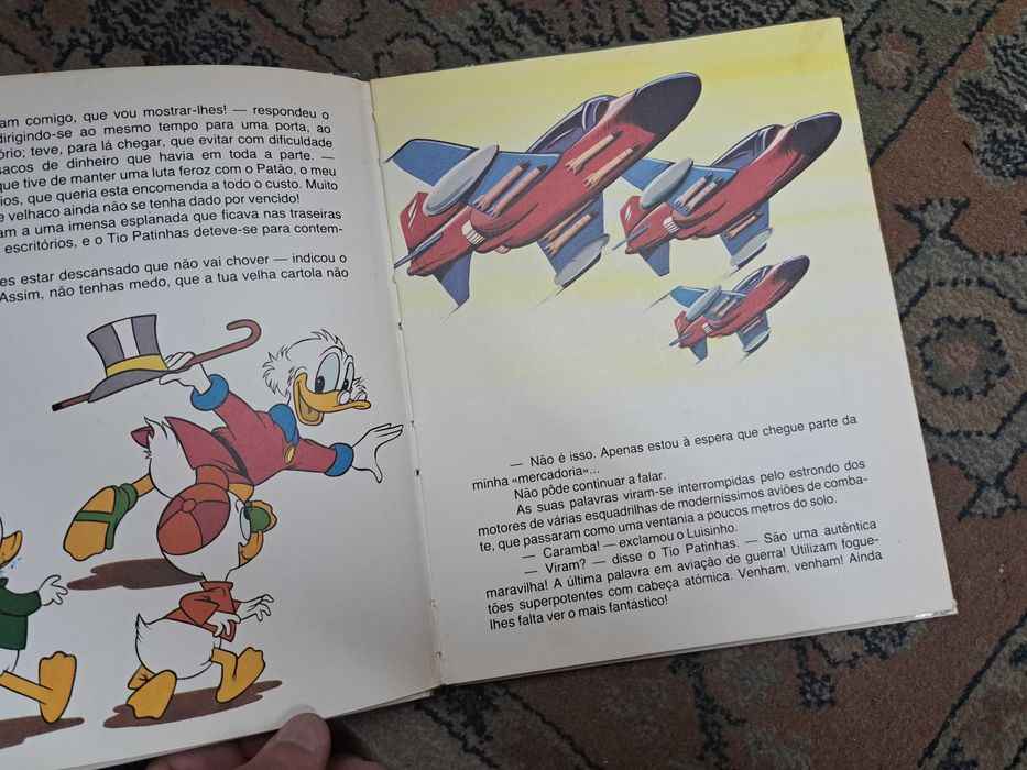 Livro disney "O MUNDO É PEQUENO"