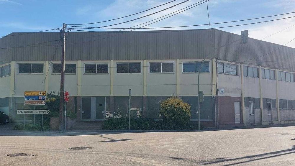 Complexo comercial e industrial (armazéns)