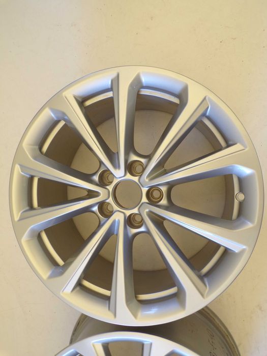 felga aluminiowa AUDI A5 B10 8B3601025D 18 8j et40 5X112X66,6 ŁADNA