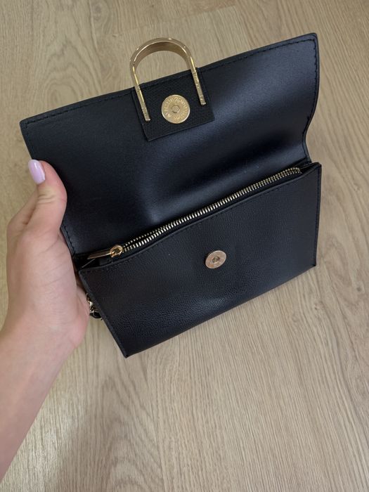 Чорний клатч зі штучноі шкіри