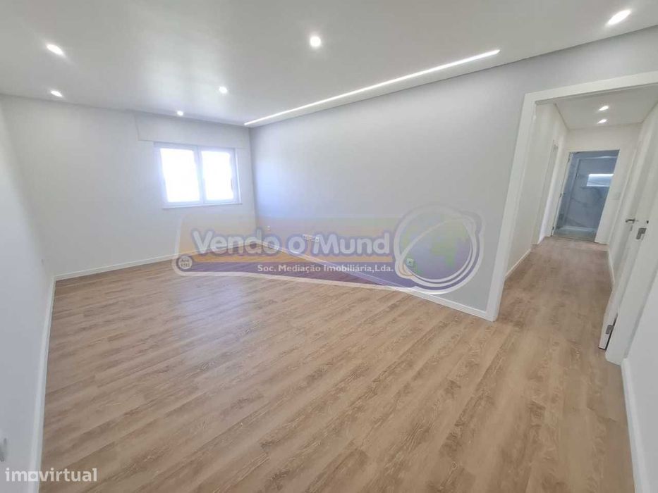 Apartamento T3 em Coruche (CRCH181)