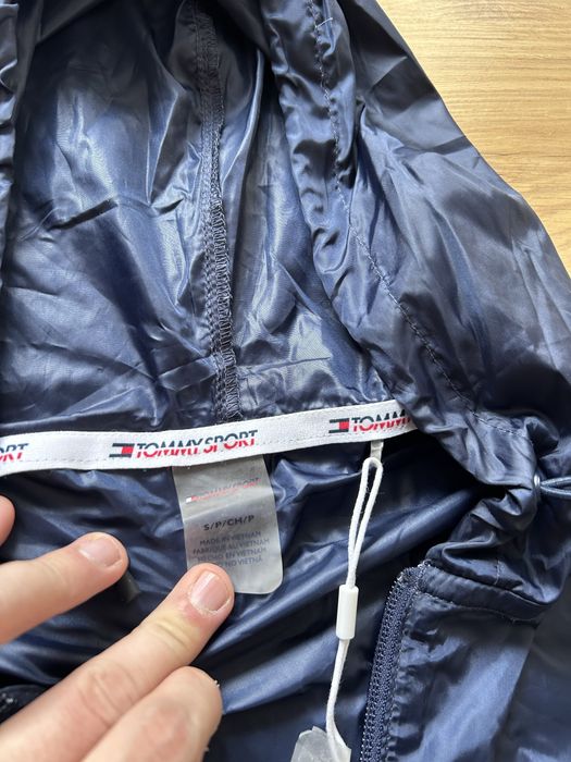Чоловіча куртка вітровка Tommy hilfiger