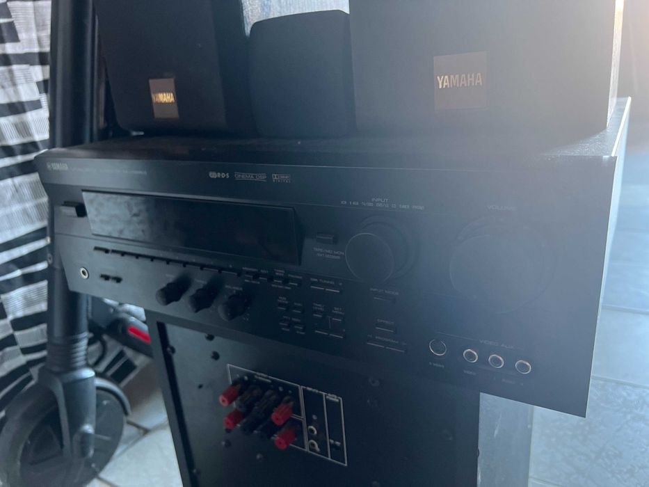 Sistema de som YAMAHA rx-v595