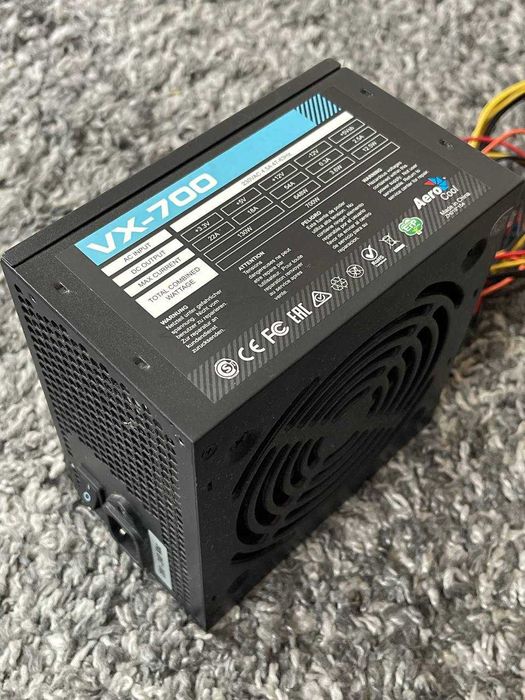 Блок Живлення AeroCool VX-700 700W В хорошому стані! Гарантія!