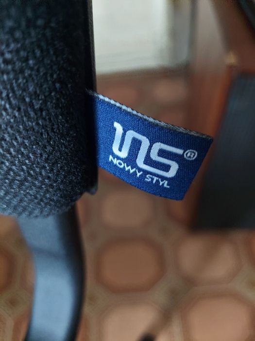 Стул офисный Nowy Styl ISO BLACK (CH) C-26 чёрный