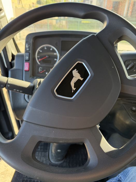 Man com grua hiab 322 e bascúla