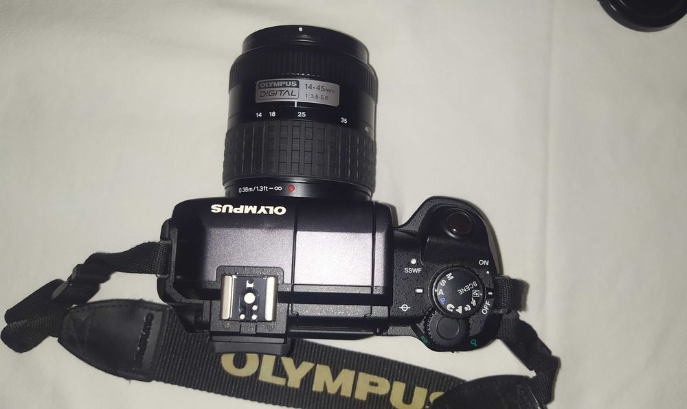 OLYMPUS E-300 Digital Camera