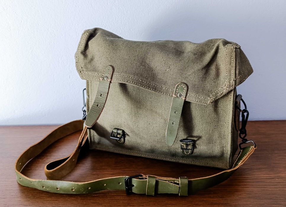 Antiga Mala para Mota