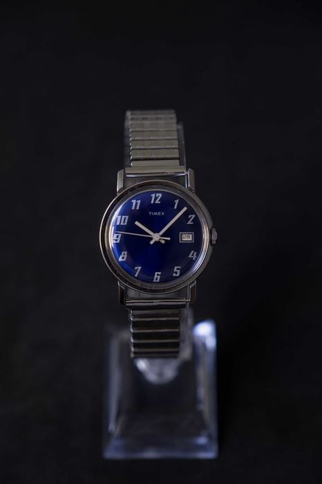 Timex Mercury 1974 – granatowa tarcza, kalendarz