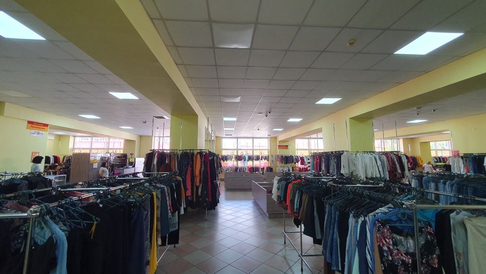 ПРОДАЖ ТОРГОВОГО КОМПЛЕКСУ в самому центрі м. Тячів вул. Шапошнікова