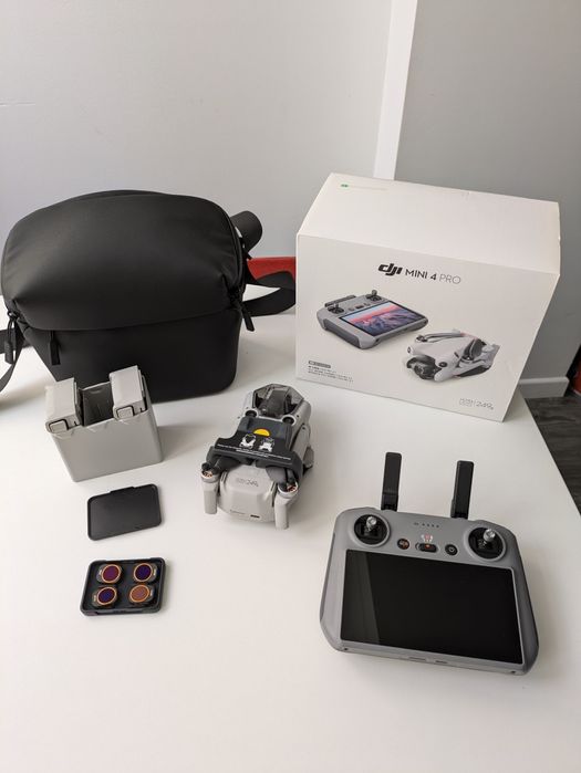 Drone DJI mini 4 Pro - Fly more combo