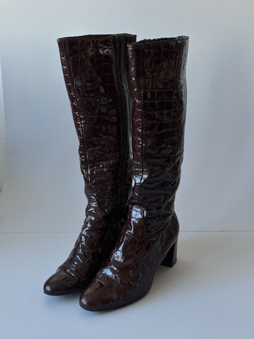 Сапоги жіночі трендового кольору бордо