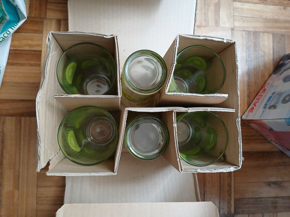 Conjunto copos e jarro