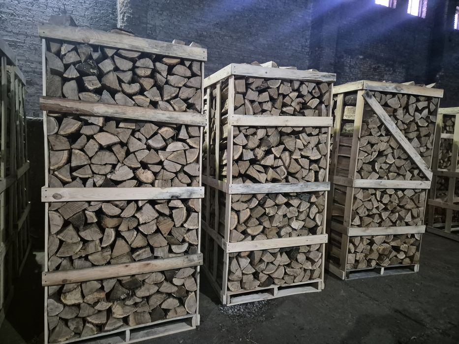 Дрова колоті в ящиках