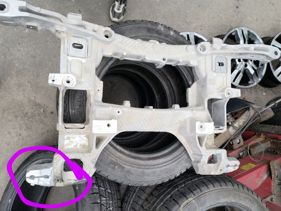 Підрамник передній ремонтований для RIVIAN R1S 2023 року
500$