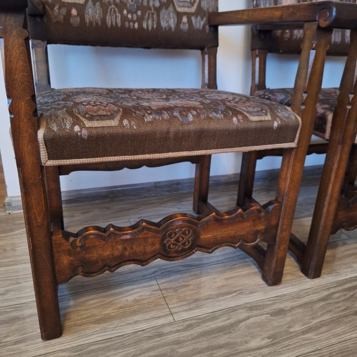 Dwa krzesła fotelowe drewniane dębowe z oparciami