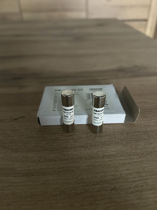 Bezpieczniki cylindryczne 20A