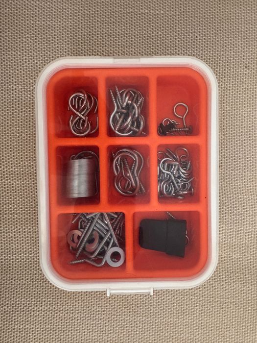 Kit casa nova IKEA FIXA: ferramentas, parafusos, buchas e ganchos | IKEA FIXA new home kit: tools, screws, wall plugs and hooks