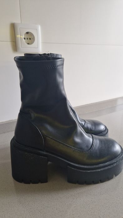 Botas pretas altas  n. 40