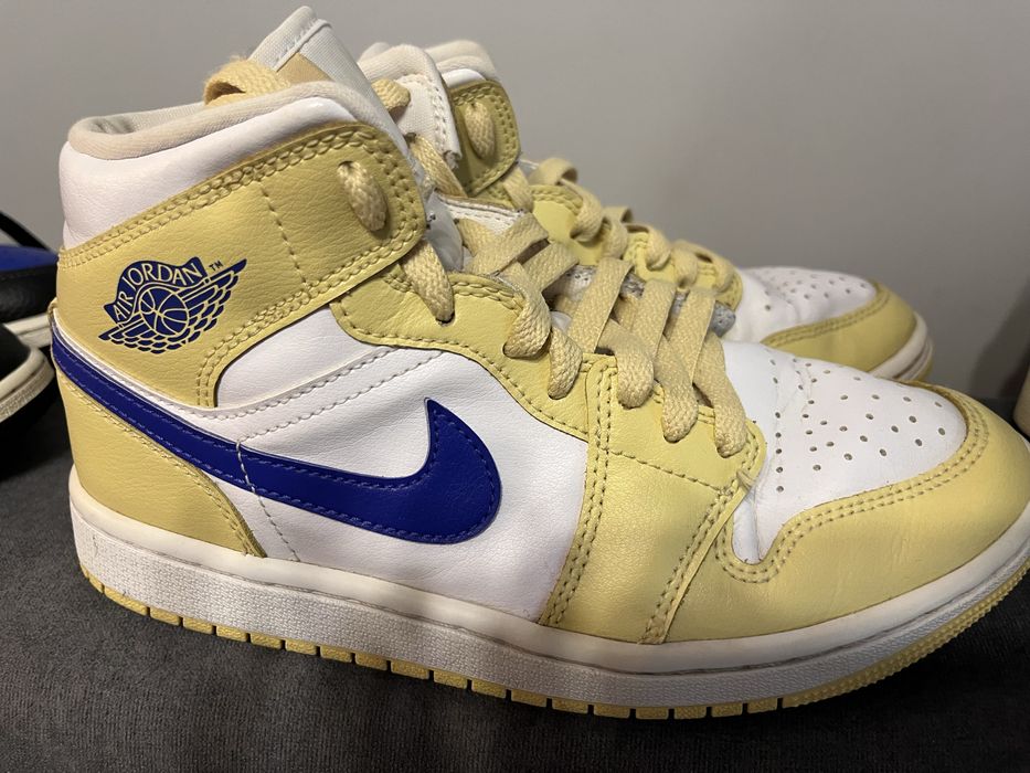 Продаж кросівок  в гарному стані Тернопіль air jordan mid low one