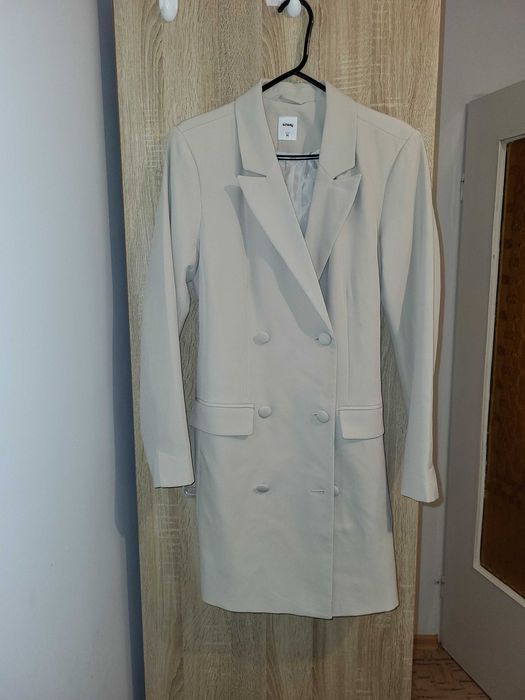 АКЦІЯ! Жіноча класична сукня-піджак бежева Sinsay, M