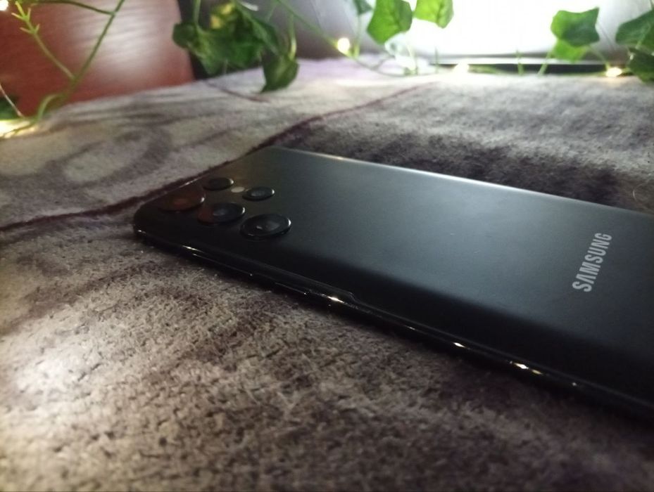 Смартфон Samsung Galaxy S22 Ultra