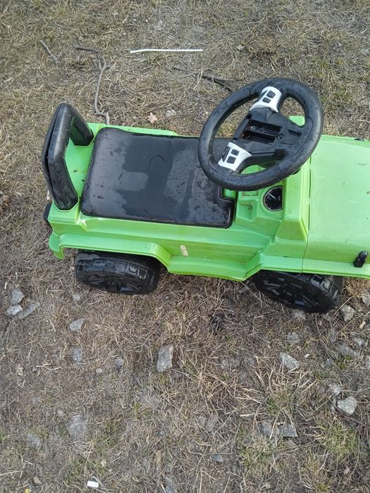 Продам машинку - толокар