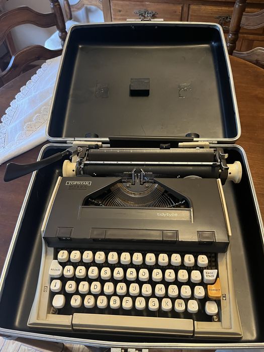 Maquina escrever portatil Messa Topstar